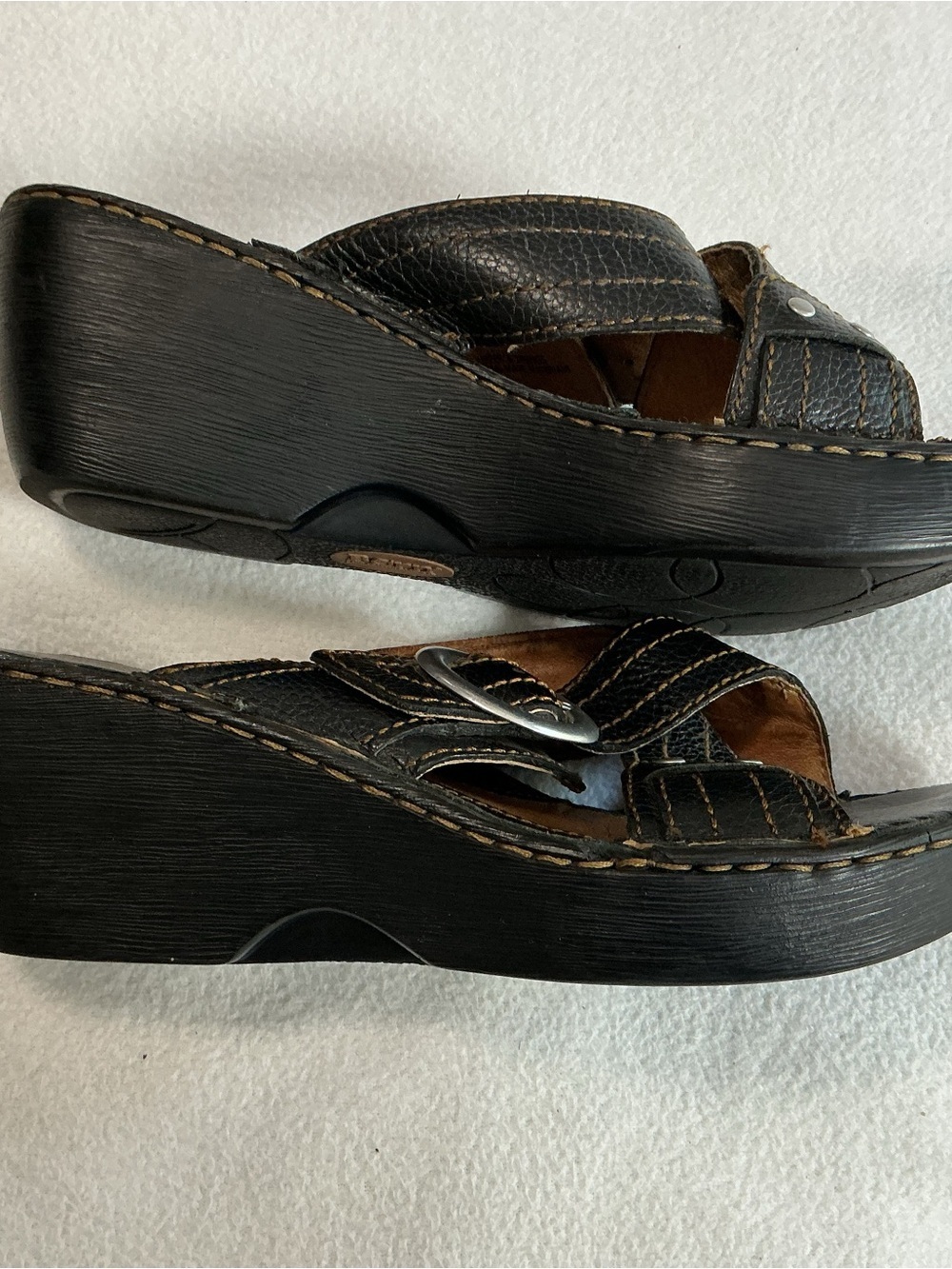 Born Black Leather Wedge Sandals Women's Size 7 EU 38 Slide Mules Buckle Studded - Picture 3 of 8